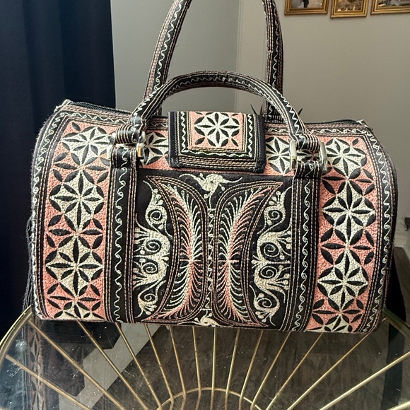 Barrel Banda Bag - Picture 2 of 8